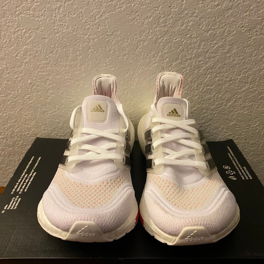 Adidas Wmns UltraBoost 21 Tokyo White Red Lifestyle Shoes S23840 BRAND NEW - Picture 3 of 5